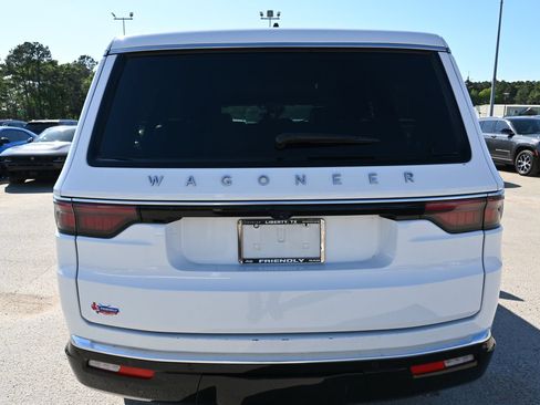 Used 2024 Jeep Wagoneer 4WD image 26