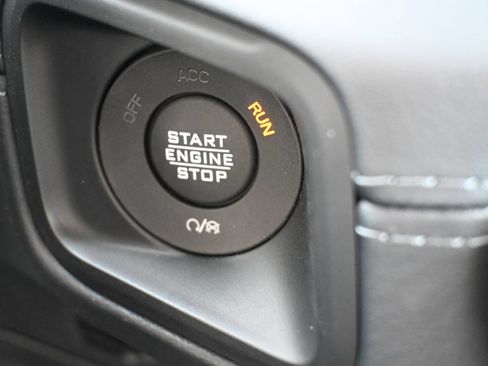 New 2025 Jeep Wrangler Unlimited Sahara AWD/4WD image 17
