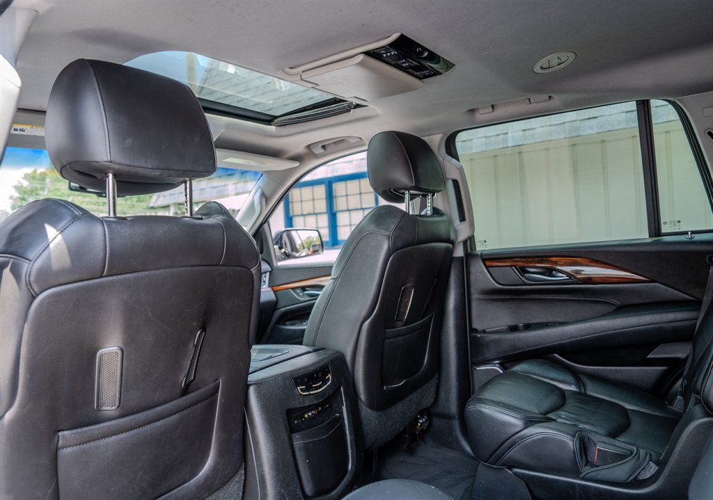 Used 2015 Cadillac Escalade Premium RWD image 32