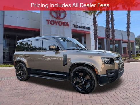 Used 2025 Land Rover Defender 110 X-Dynamic SE AWD/4WD image 1