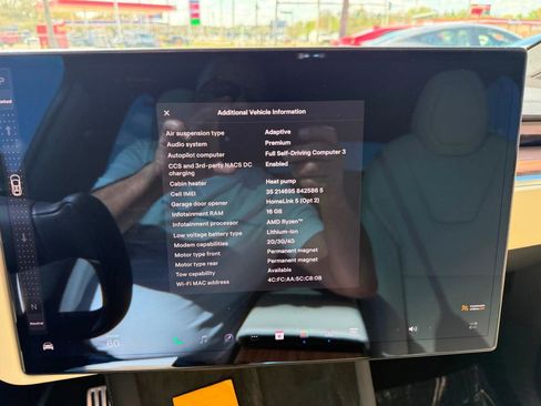 Used 2023 Tesla Model X image 19