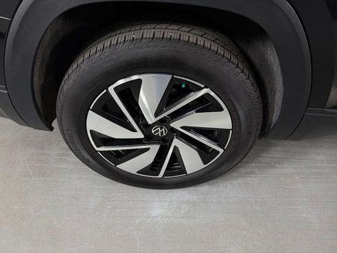 Used 2025 Volkswagen Atlas SE FWD image 11