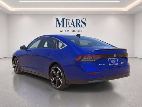 Used 2024 Honda Accord Sport image 3