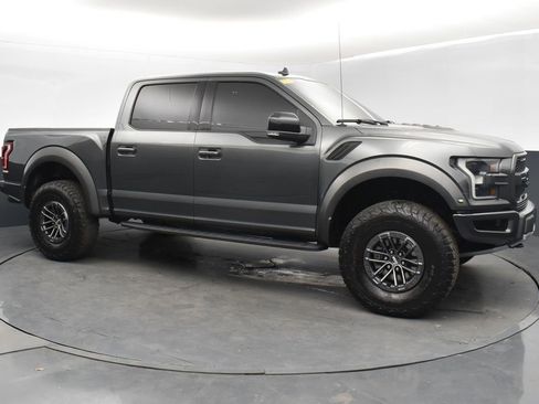 Used 2019 Ford F150 Raptor w/ Equipment Group 802A Luxury image 3
