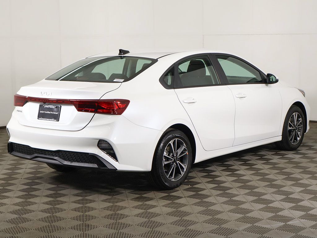 Used 2023 Kia Forte LXS w/ LXS Technology Package FWD image 9