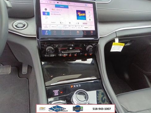 Used 2022 Jeep Grand Cherokee Limited AWD/4WD image 12