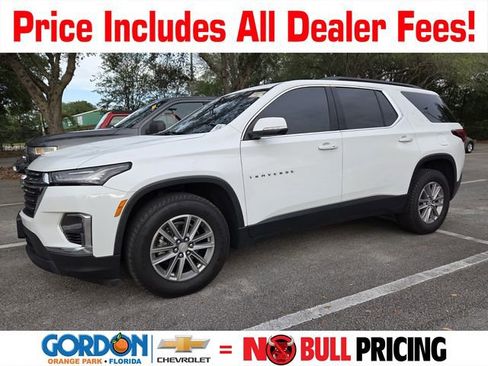 Certified 2023 Chevrolet Traverse LT FWD image 1