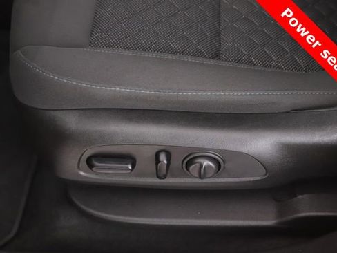 Used 2020 Chevrolet Blazer LT FWD image 18