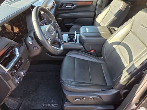Used 2025 GMC Yukon Denali AWD/4WD image 14