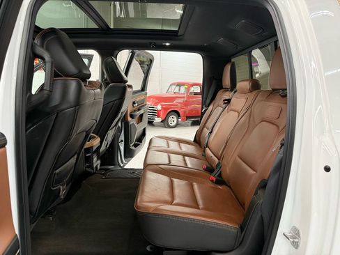 Used 2022 RAM 1500 Limited AWD/4WD image 14