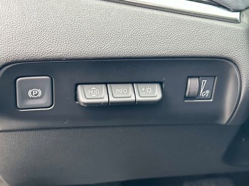 Used 2024 Buick Enclave Premium FWD image 23