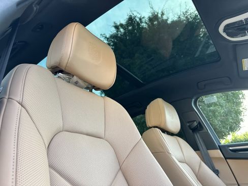 New 2026 Porsche Macan image 18