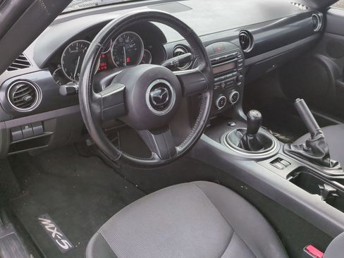 Used 2015 MAZDA MX-5 Miata Sport image 12