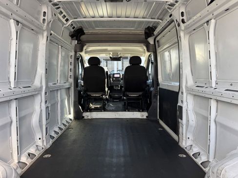 Used 2025 RAM ProMaster 2500 w/ Convenience Group image 14