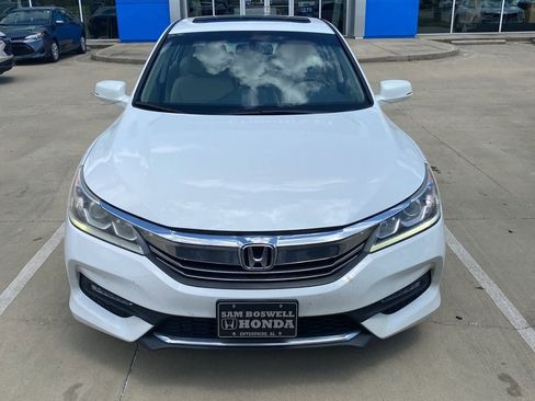 Used 2017 Honda Accord EX-L image 2