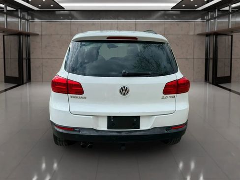 Used 2016 Volkswagen Tiguan S image 4