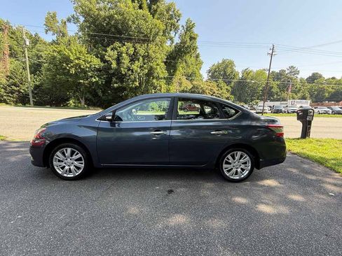 Used 2015 Nissan Sentra SL w/ SL Premium Package FWD image 7