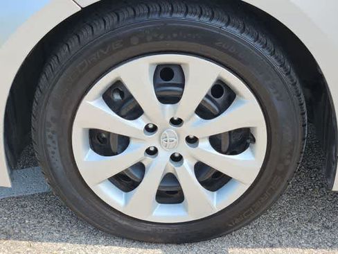 Used 2024 Toyota Corolla LE FWD image 13