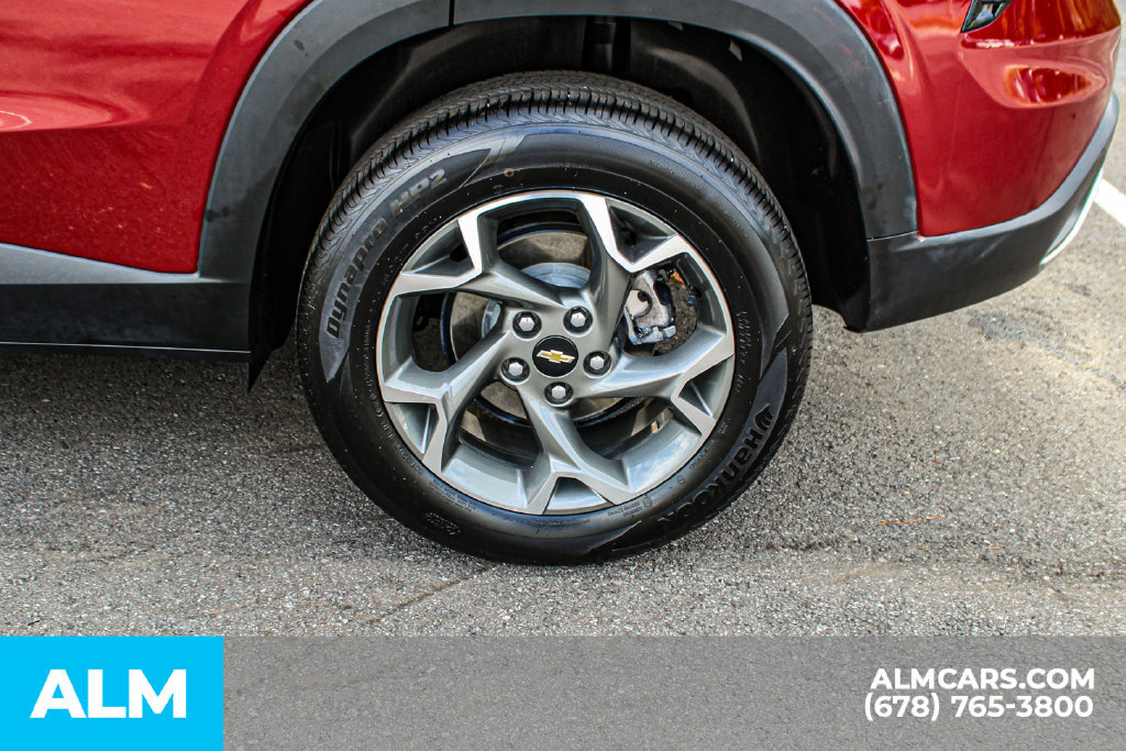 Used 2025 Chevrolet Trax LT FWD image 15