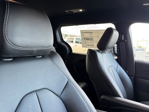 New 2026 Chrysler Voyager LX image 16