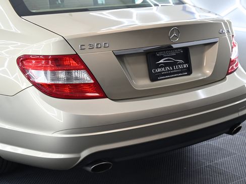 Used 2010 Mercedes-Benz C 300 Sport image 10