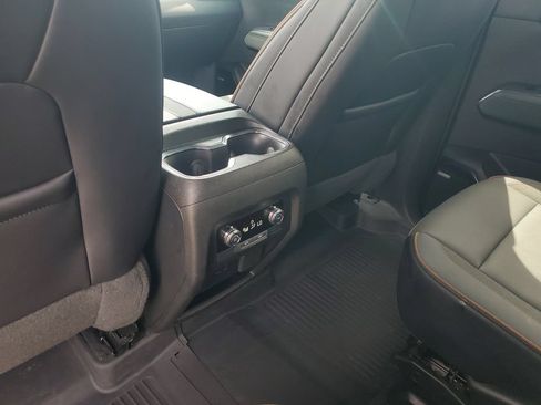 Used 2025 GMC Acadia AT4 AWD/4WD image 14