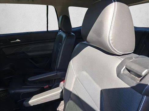 Used 2021 Volkswagen Atlas SEL Premium image 18