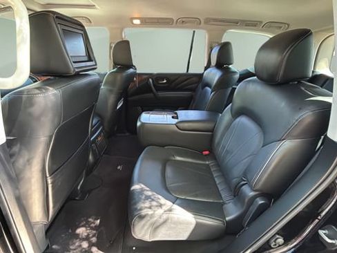 Used 2017 INFINITI QX80 4WD w/ Deluxe Technology Package image 19