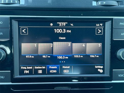 Used 2021 Volkswagen Golf 4-Door image 12