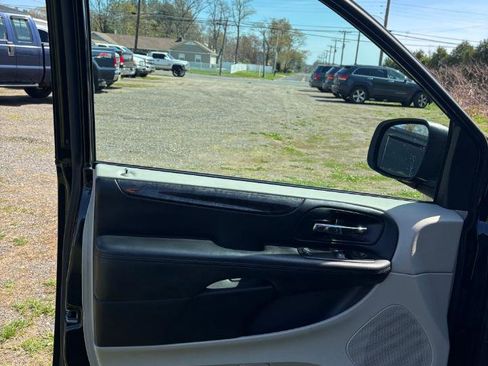 Used 2014 Dodge Grand Caravan American Value Package image 17