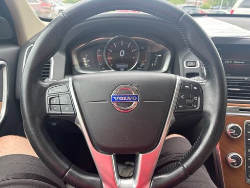 Used 2016 Volvo XC60 T6 w/ Proximity Package AWD/4WD image 16