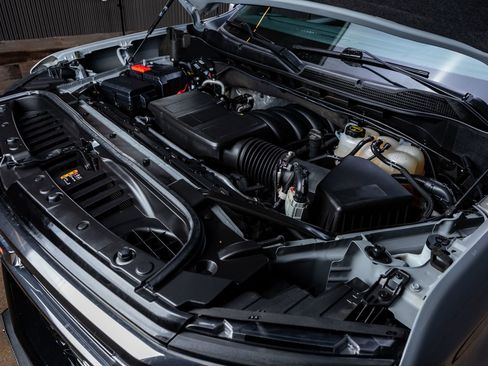 Used 2024 Chevrolet Silverado 1500 ZR2 image 40