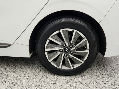 Used 2020 Hyundai Ioniq Limited image 9