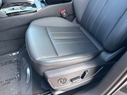 Used 2025 Audi Q5 Premium image 19