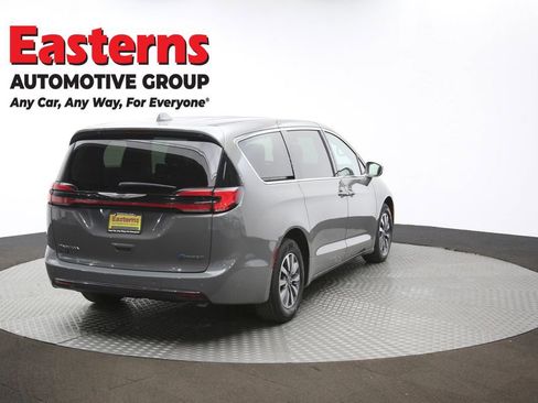 Used 2022 Chrysler Pacifica Touring-L FWD image 40