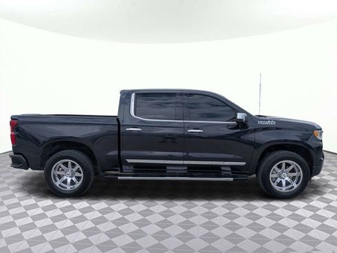 Used 2024 Chevrolet Silverado 1500 High Country w/ Technology Package AWD/4WD image 3