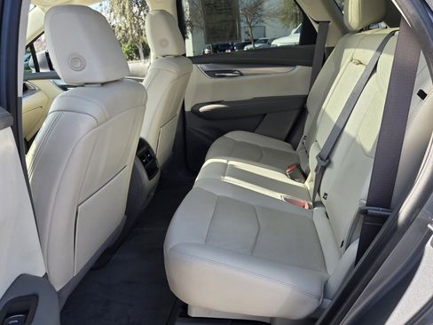 Used 2021 Cadillac XT5 Premium Luxury image 11