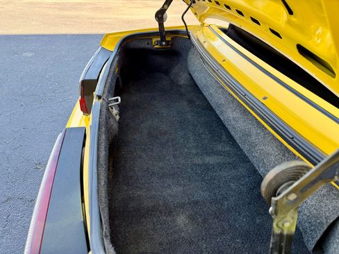 Used 1993 Ford Mustang LX image 65