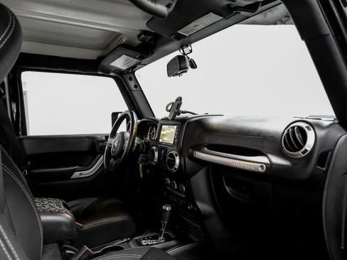 Used 2018 Jeep Wrangler Unlimited Sahara w/ Connectivity Group image 10