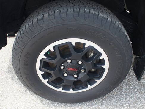 Used 2024 Toyota Tacoma TRD Off-Road w/ TRD Off Road Premium Package AWD/4WD image 26
