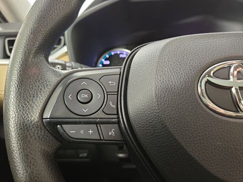 Used 2021 Toyota RAV4 XLE image 15