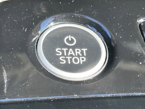 Used 2025 Audi Q6 e-tron Premium w/ Convenience Package image 37