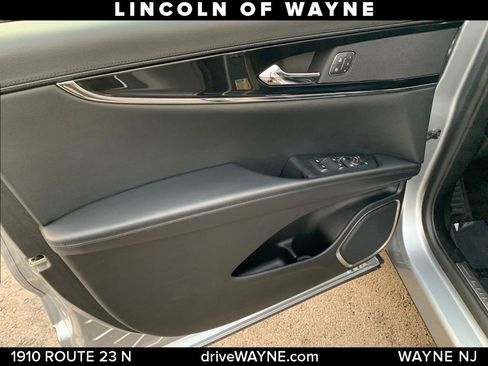 Certified 2022 Lincoln Nautilus AWD w/ Premium Package image 12