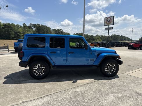 New 2025 Jeep Wrangler Sahara image 8