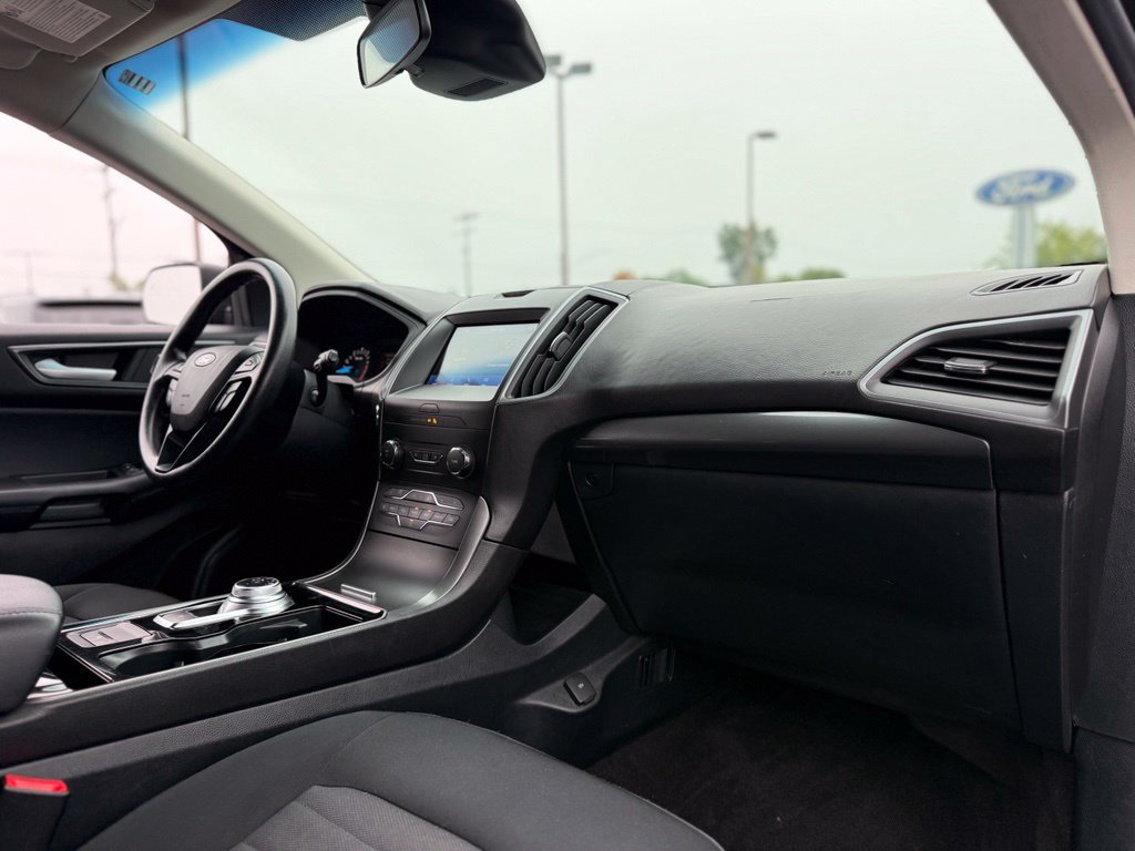 Used 2020 Ford Edge SE w/ Cargo Accessory Package FWD image 14