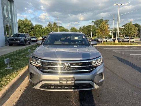 Used 2020 Volkswagen Atlas Cross Sport SE AWD/4WD image 2