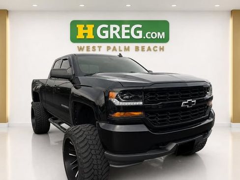 Used 2018 Chevrolet Silverado 1500 Custom w/ Custom Convenience Package RWD image 4