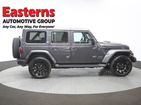 Used 2025 Jeep Wrangler Unlimited Sahara AWD/4WD image 40