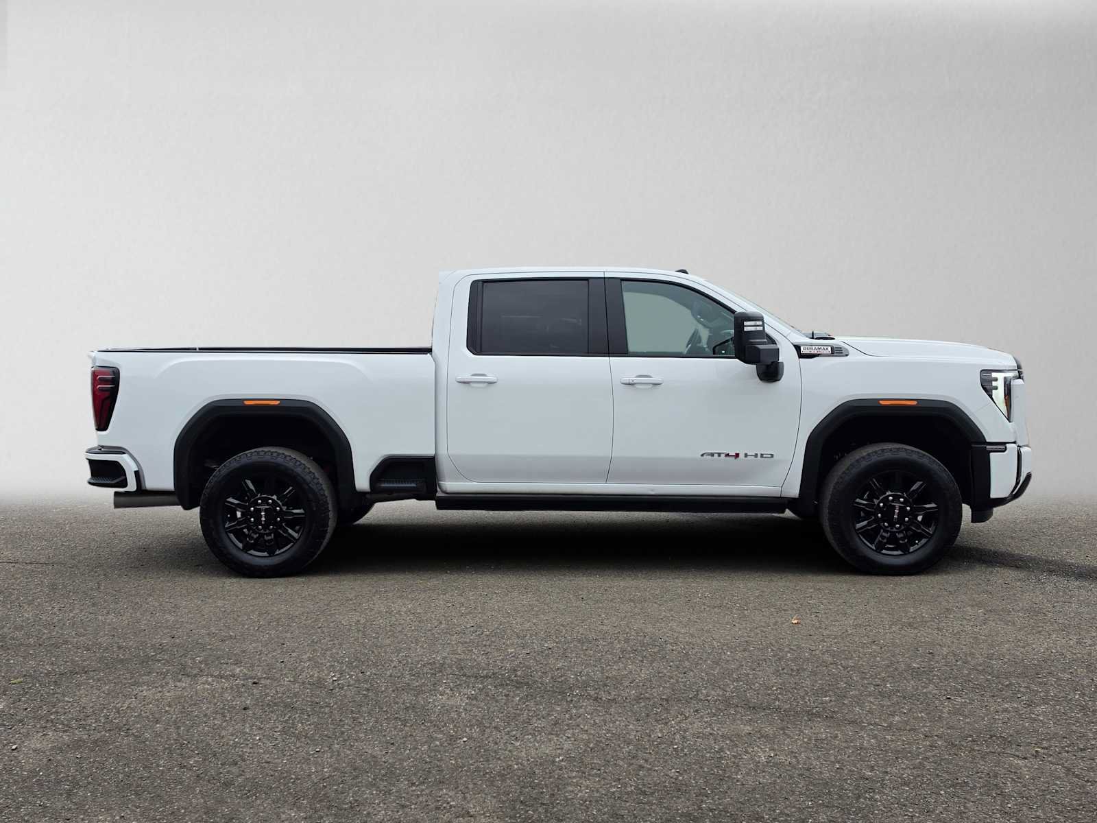 Used 2024 GMC Sierra 2500 AT4 w/ AT4 Premium Plus Package AWD/4WD image 2