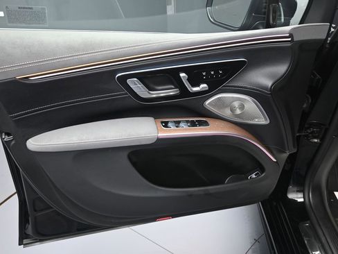 Used 2023 Mercedes-Benz EQS 580 4MATIC SUV image 10